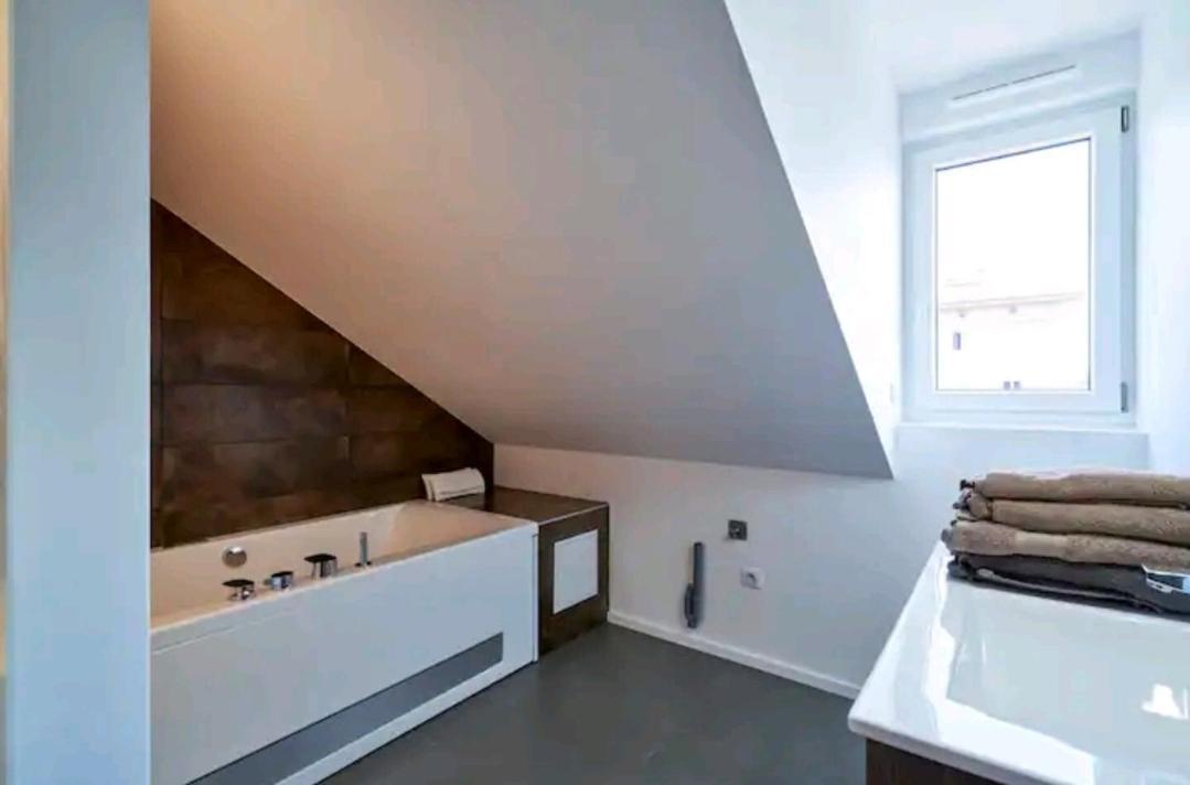 Loft Neuf Avec Bain Jacuzzi Et Terrasse Apartment *